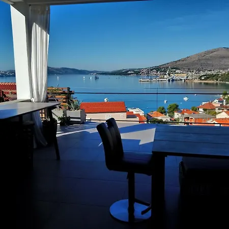 Magic Roof Apartment *